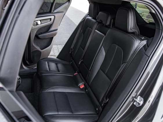 Volvo XC 40 cena 124900 przebieg: 76059, rok produkcji 2019 z Kazimierz Dolny małe 781